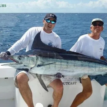 Fishing and Snorkeling Yacht Trip from Hurghada with Lunch & Red Sea Cruise